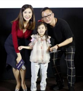 ​边潇潇38岁生日喜宣二胎降临，首次晒二胎正面萌照庆祝满月