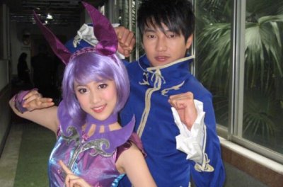 ​《巴啦啦小魔仙》游乐王子近照肚子抢镜 网友：快减肥吧