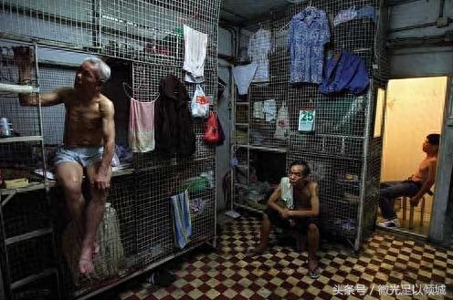 实拍香港笼屋,繁荣背后的“贫民窟”生存状态