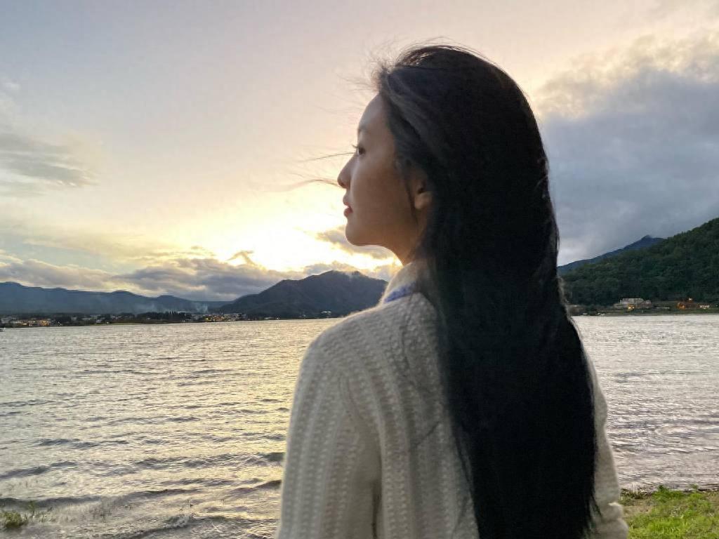 章若楠，来自浙江温州，就读于杭州电子科技大学，中国内地女演员