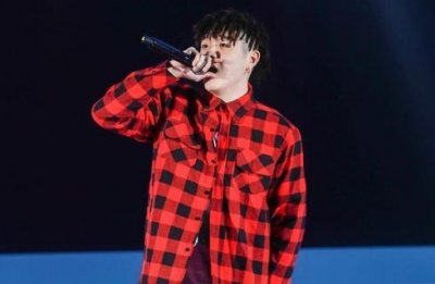 ​说唱歌手吴肇辉演员张蓝心助阵游戏新品之夜