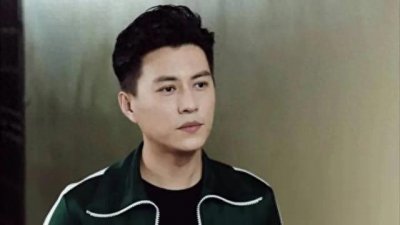 ​演艺界的“戏痴”一一靳东