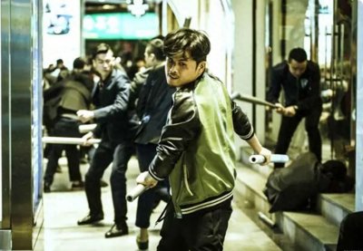 ​回顾：辽宁黑老大邹显卫，把女警当情妇，在监狱掌管大权控制警察