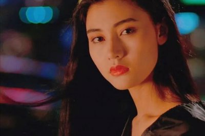 ​李嘉欣的姐姐李嘉明，甩掉银行职员前夫，靠妹妹介绍嫁给十亿富豪