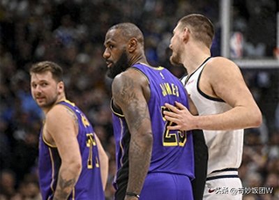 ​历史第一人低头！詹姆斯22年甘当绿叶，球迷：湖人这招比411还狠