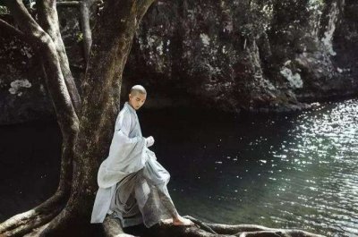 ​渡人不如渡己，渡己不如渡人，人生需要自渡