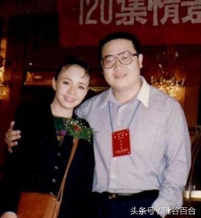 55岁宋丹丹的26岁儿子巴图，长得像父亲英达