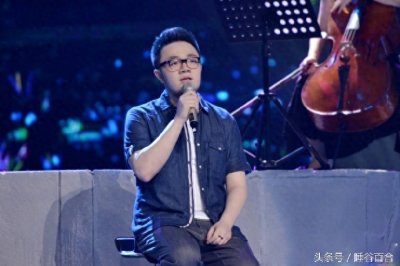 ​55岁宋丹丹的26岁儿子巴图，长得像父亲英达