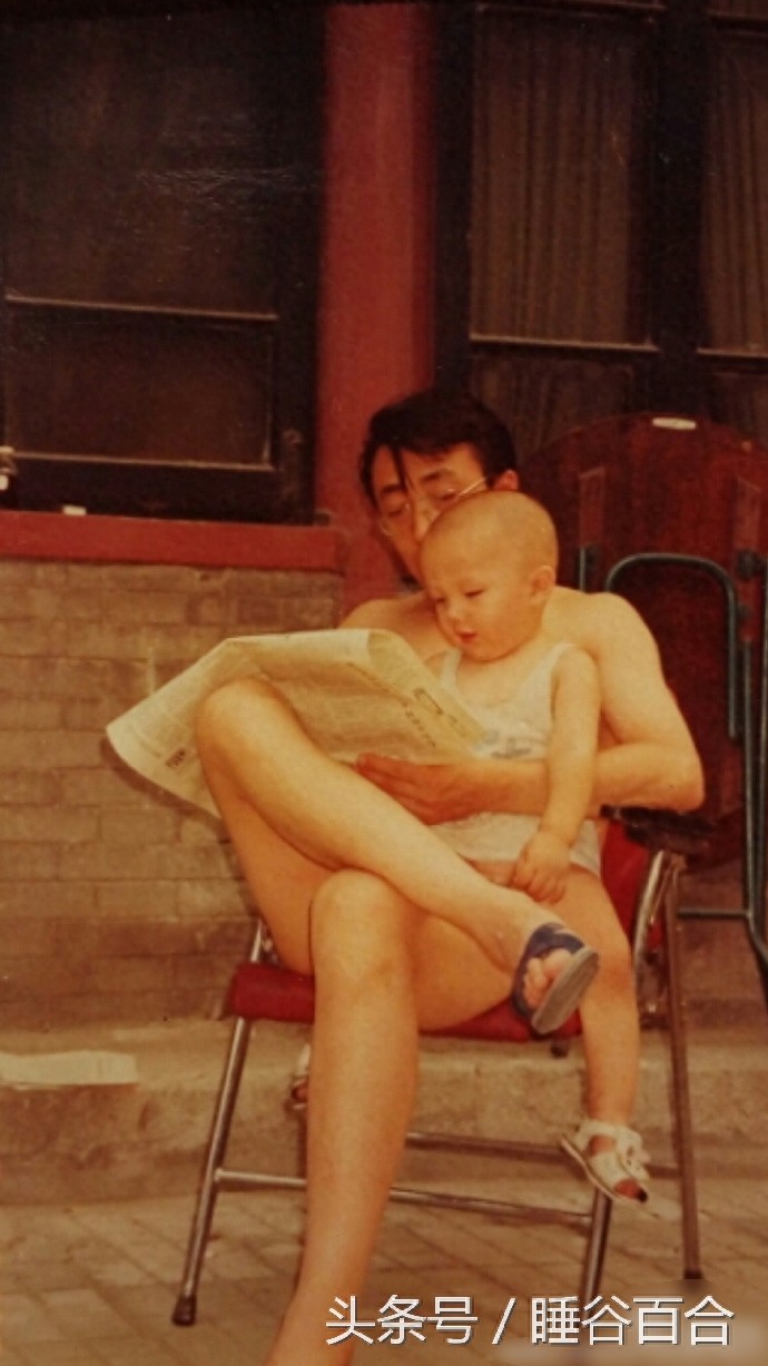 55岁宋丹丹的26岁儿子巴图，长得像父亲英达