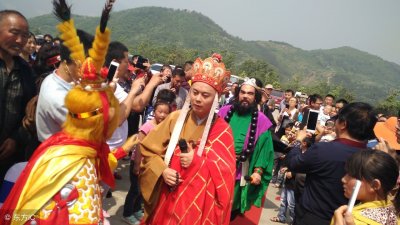 ​妖精之中，当属黑熊精最可爱，观音为什么要护着他不让悟空杀死？