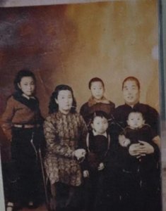 ​30年代，抗日名将孙蔚如，一张珍贵家庭照，他是杨虎城的心腹爱将