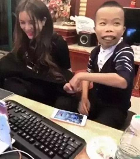 曾经的快手红人外星人陈山现况如何?身世曝光并不是富二代