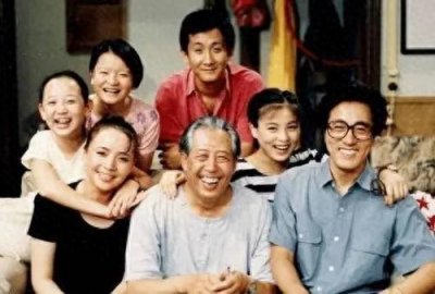 ​英达宋丹丹，当初离婚也够狗血的，幸好没有撕起来