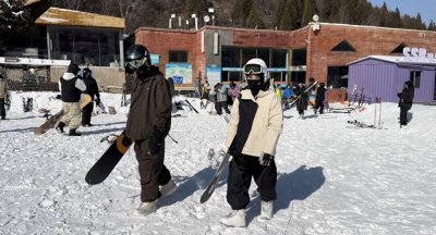 ​约着“搭子”去滑雪！济南滑雪场“开板”即“热”