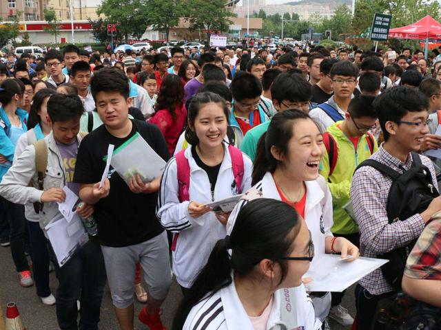 一家祖孙三代全考上清华（儿子是清华教授）(1)