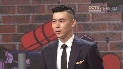 ​成都最帅机惊艳《battle！好身材》撒贝宁杨迪钱枫秒变粉丝