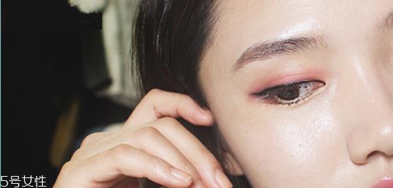 外双眼皮怎么化妆好看 双眼皮眼线画法步骤 外双眼皮怎么化妆好看 双眼皮眼线画法步骤