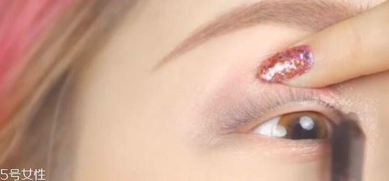 外双眼皮怎么化妆好看 双眼皮眼线画法步骤 外双眼皮怎么化妆好看 双眼皮眼线画法步骤