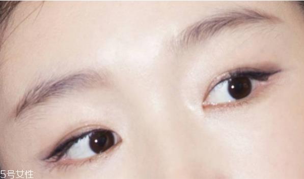 外双眼皮怎么化妆好看 双眼皮眼线画法步骤 外双眼皮怎么化妆好看 双眼皮眼线画法步骤