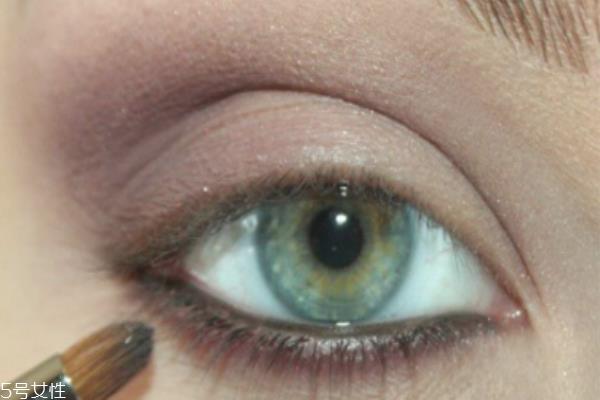 外双眼皮怎么化妆好看 双眼皮眼线画法步骤 外双眼皮怎么化妆好看 双眼皮眼线画法步骤