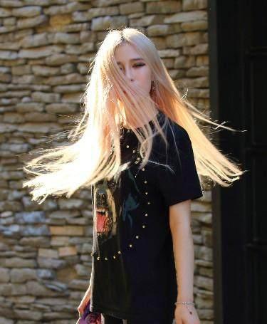 三里屯街拍: 这个屯的人比老赵那个屯的人时尚一万倍