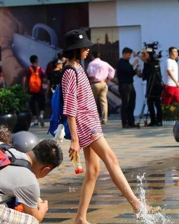 三里屯街拍: 这个屯的人比老赵那个屯的人时尚一万倍