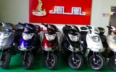 ​凤凰、永久、五羊电动车属于什么档次？相比雅迪、爱玛，谁更好？