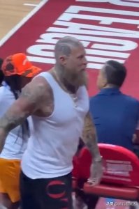 ​NBA鸟人变胖鸟！克里斯安德森出现在夏季赛，体型朝奥尼尔靠齐