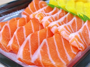 三文鱼和虹鳟鱼刺身（三文鱼肉和虹鳟鱼肉的区别图）