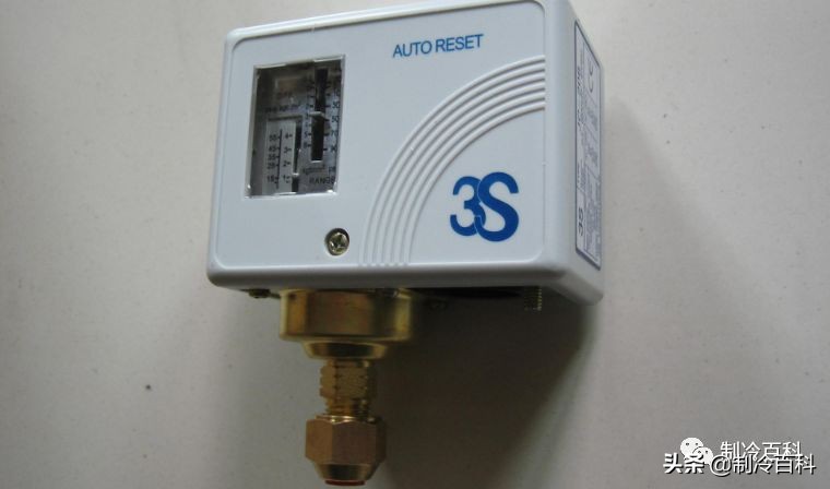 压力开关怎么调整压力（压力开关怎么调压力高低）