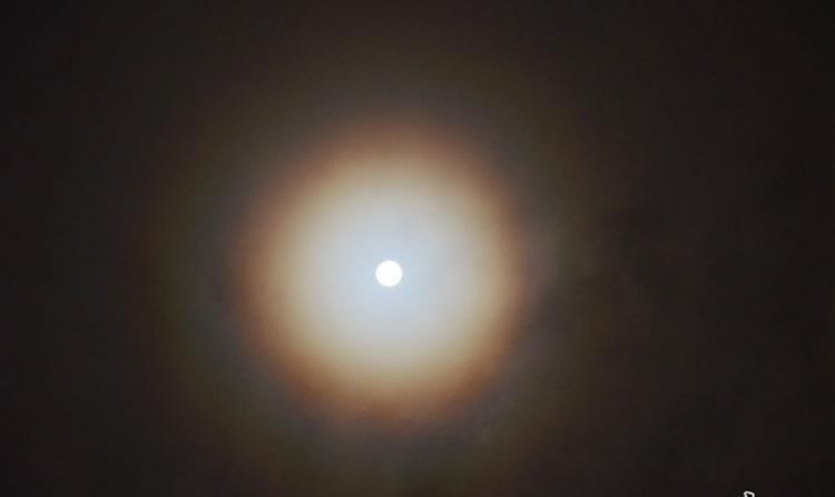 月晕是怎么形成的 ?是什么现象?