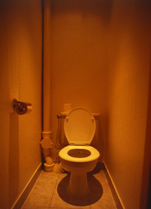 厕所瓷砖上的污垢怎么去除,卫生间瓷砖的黄色污垢怎么去除妙招图1