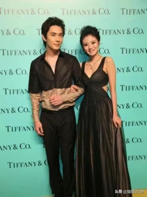 演员冯绍峰的家世到底有多强大了,赵丽颖冯绍峰宣布离婚
