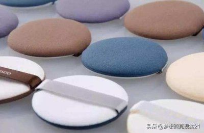 ​粉扑怎么清洗干净（女生都喜欢化妆，那么如何去清洗粉扑呢？还有其他生活中的