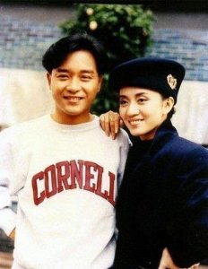 ​一组珍贵照片：梅艳芳手搭在张国荣的肩膀上，周杰伦你能认出吗？