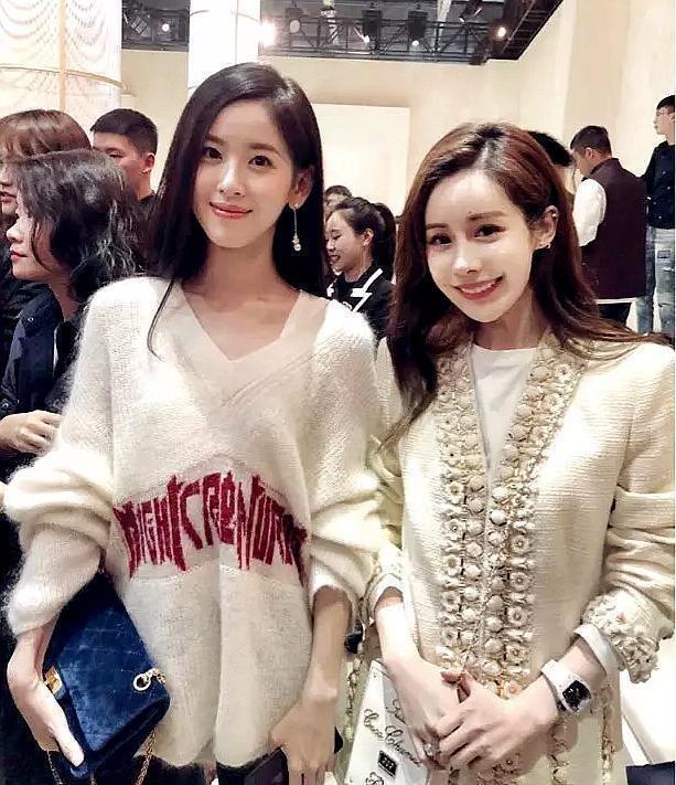 章泽天为什么是网红照妖镜？看完合照你就知道，网友：脸P歪了！