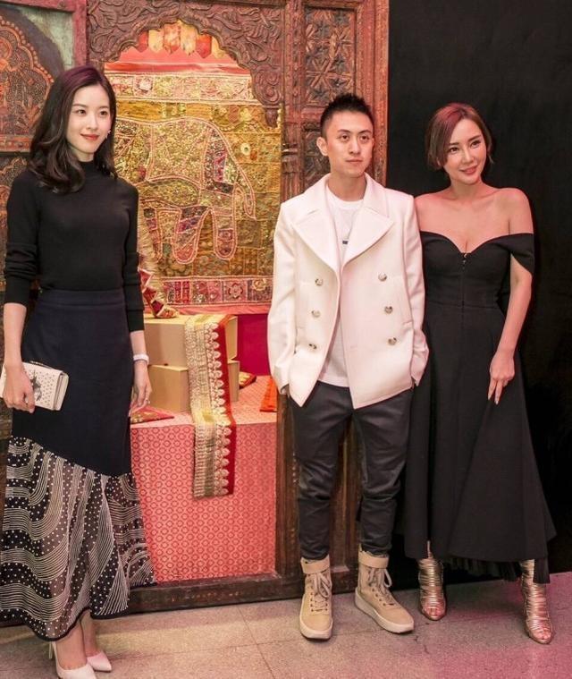 章泽天为什么是网红照妖镜？看完合照你就知道，网友：脸P歪了！