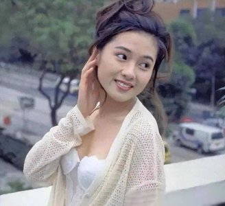 ​“艳星”李丽珍：三级片代表作火遍大街小巷，三点全露