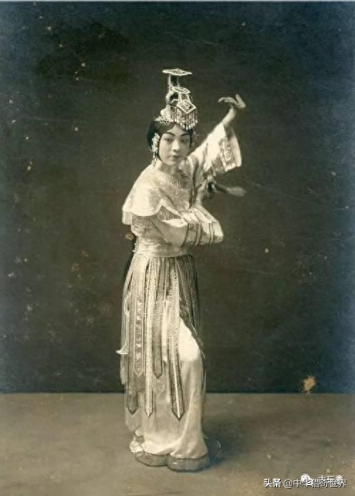 100多年前的珍贵人像照片 带你穿越回去