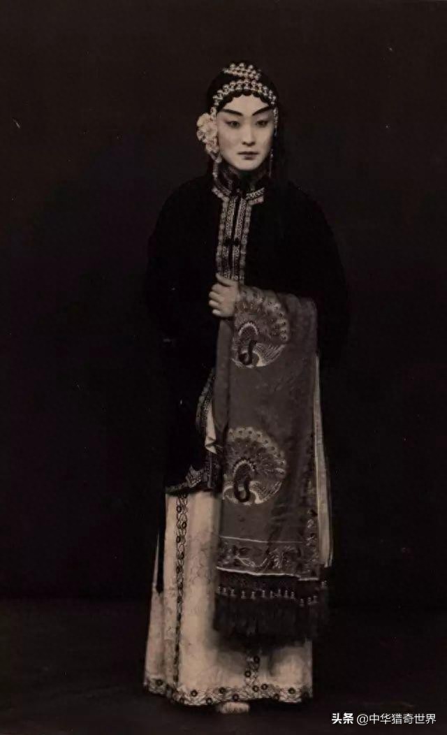 100多年前的珍贵人像照片 带你穿越回去