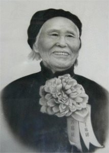 ​地主婆成为革命母亲，一门八烈士，孙子是核潜艇之父