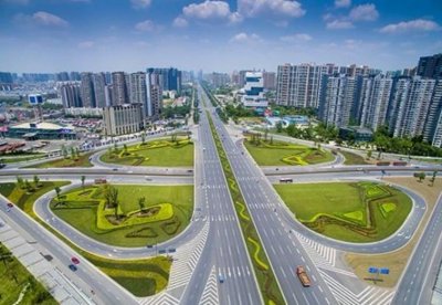 ​不断生长的天府大道，未来有几种可能？