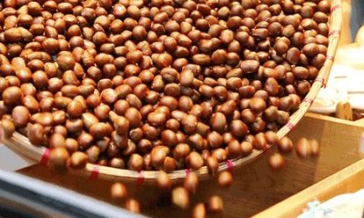 ​剥板栗别用老一套，这些方法3秒剥一个，完整干净不伤手