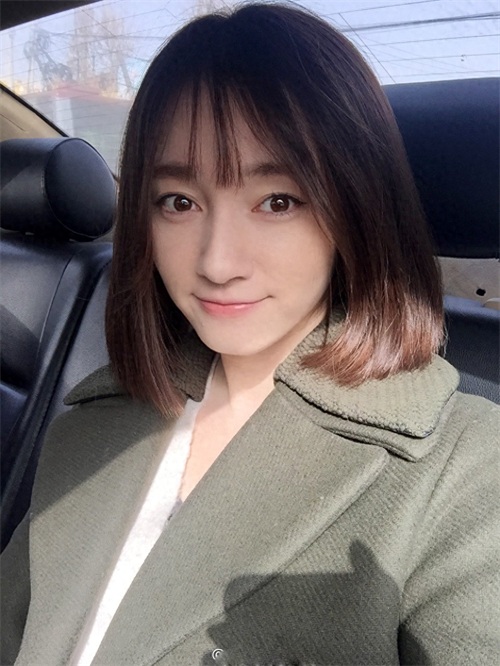 徐晓璐外形清纯靓丽，《一起同过窗》中本色出演，做事果断