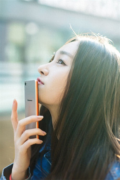 徐晓璐外形清纯靓丽，《一起同过窗》中本色出演，做事果断