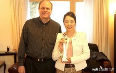 ​她是《芳华》原型，张艺谋、冯小刚争抢的对象，61岁温婉如少女